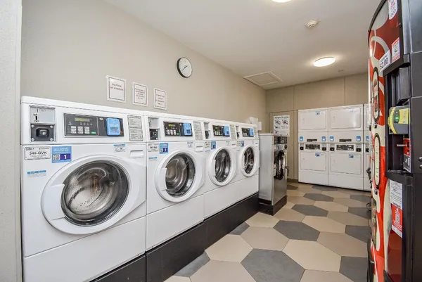 $1,200 | 3600 Montrose Boulevard, Unit 106, Houston, TX 77006