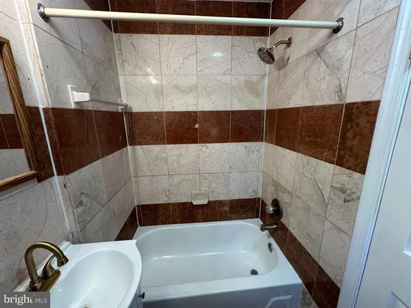 $1,300 | 6200 54th Place, Unit 11, Riverdale, MD 20737