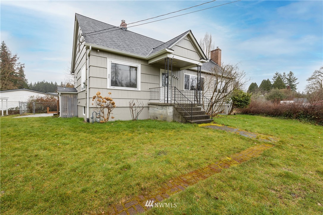 2232 Southeast Sedgwick Road Port Orchard, WA 98367 - Photo 1 of 21 Gallery Image 1