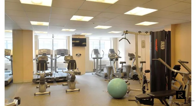 $1,695,000 | 121 East 23rd Street, Unit 16D | Flatiron