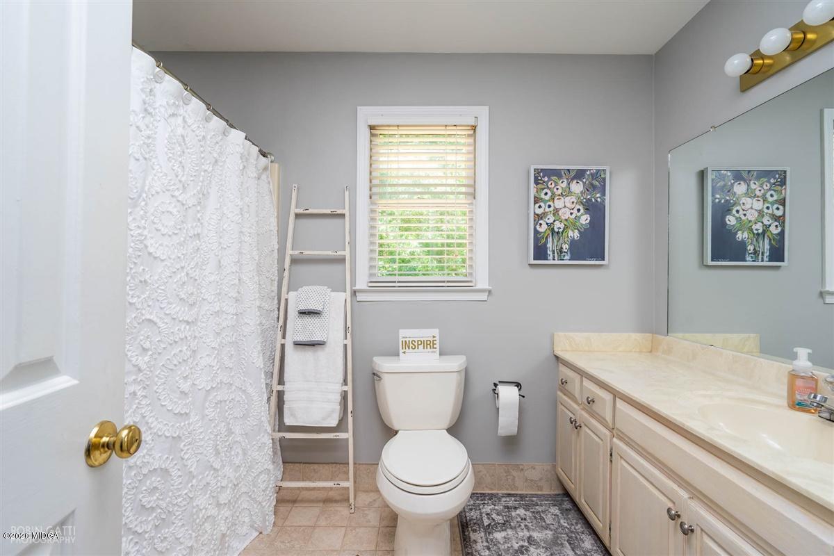 178 Rivoli Landing Macon, GA 31210 - Photo 19 of 28 Full Bathroom
