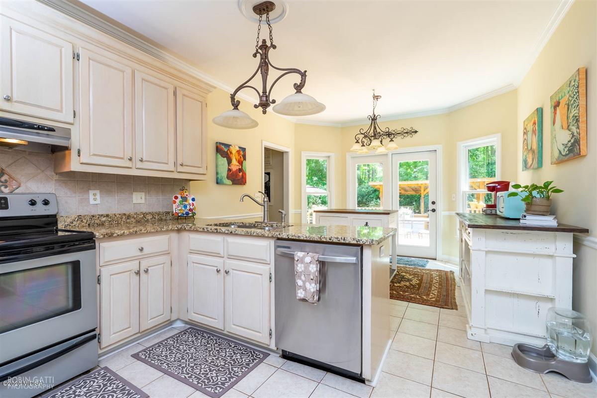 178 Rivoli Landing Macon, GA 31210 - Photo 7 of 28 Kitchen