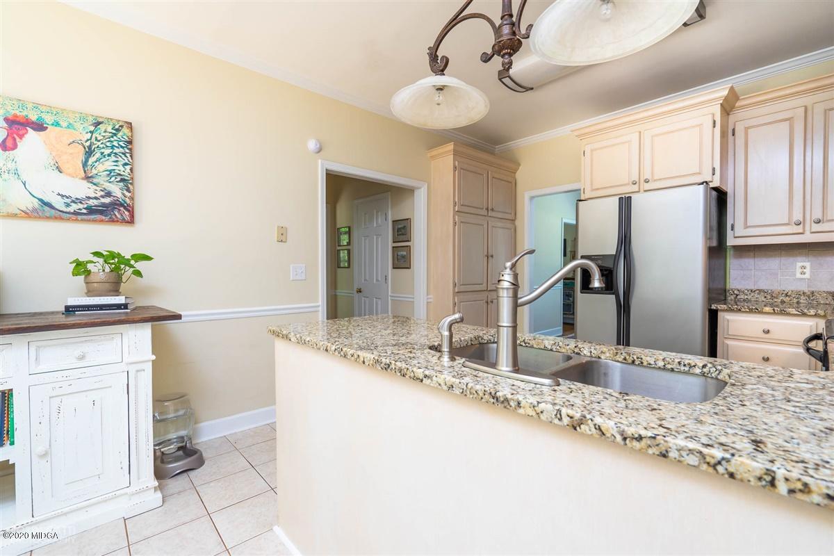 178 Rivoli Landing Macon, GA 31210 - Photo 8 of 28 Kitchen