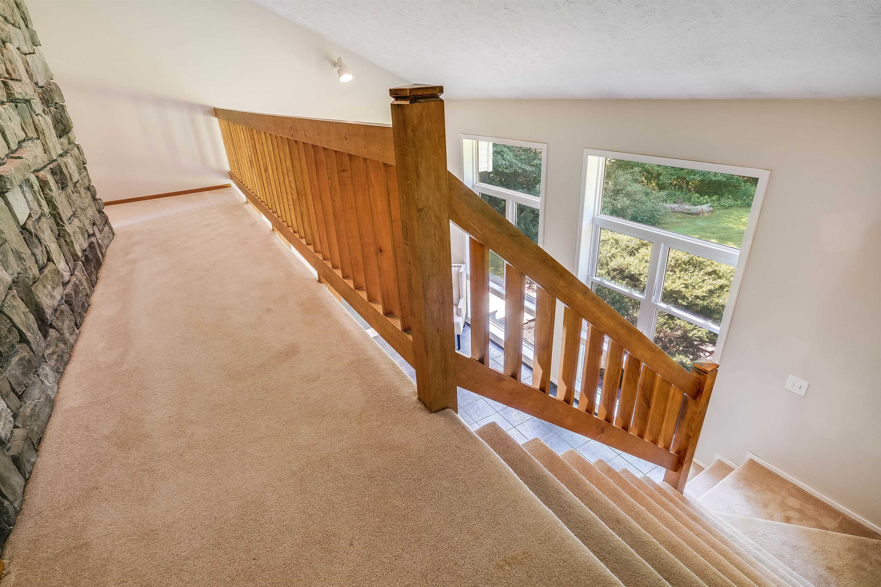 91 Hardy Road Bedford, NH 03110 - Photo 11 of 39