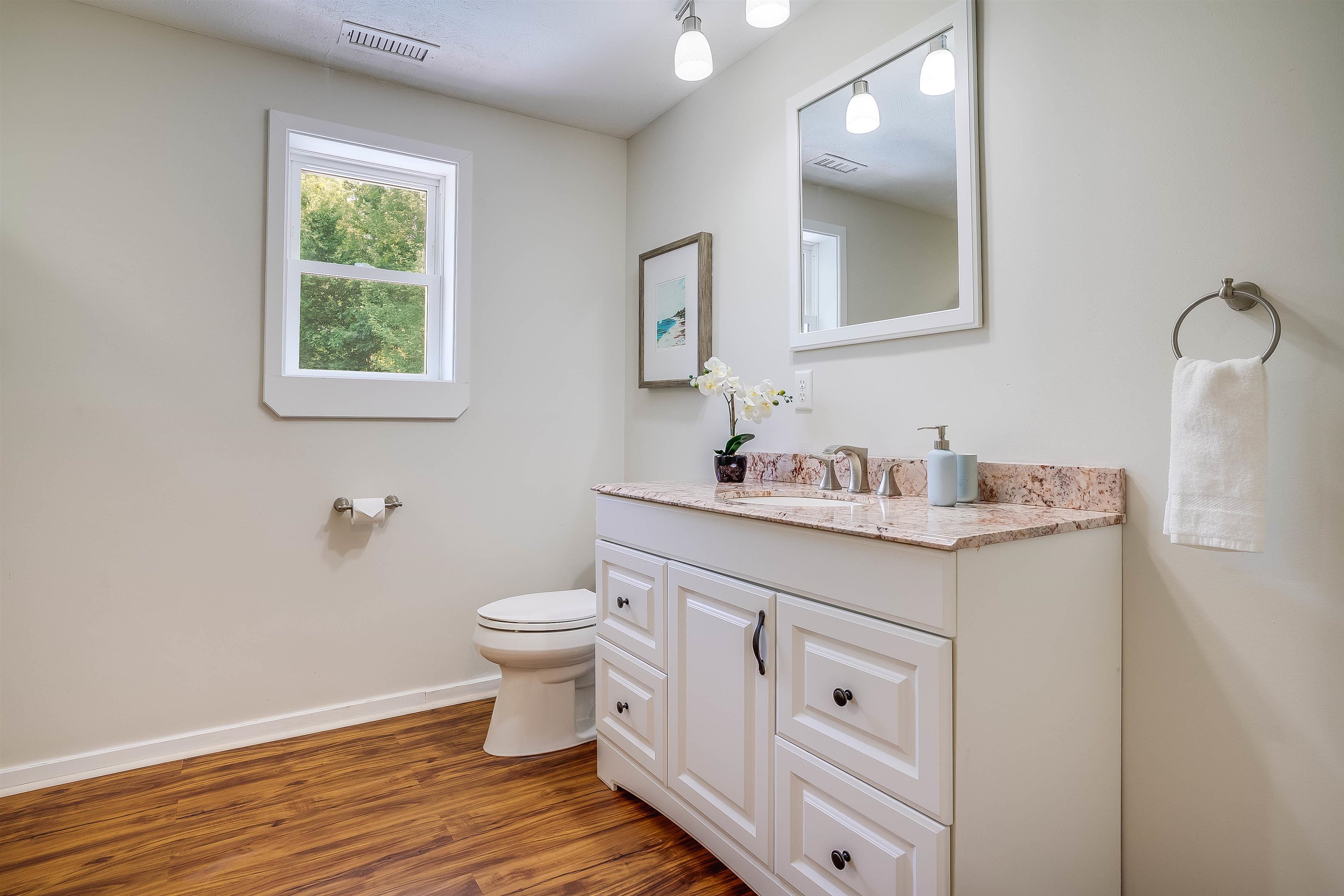 91 Hardy Road Bedford, NH 03110 - Photo 20 of 39