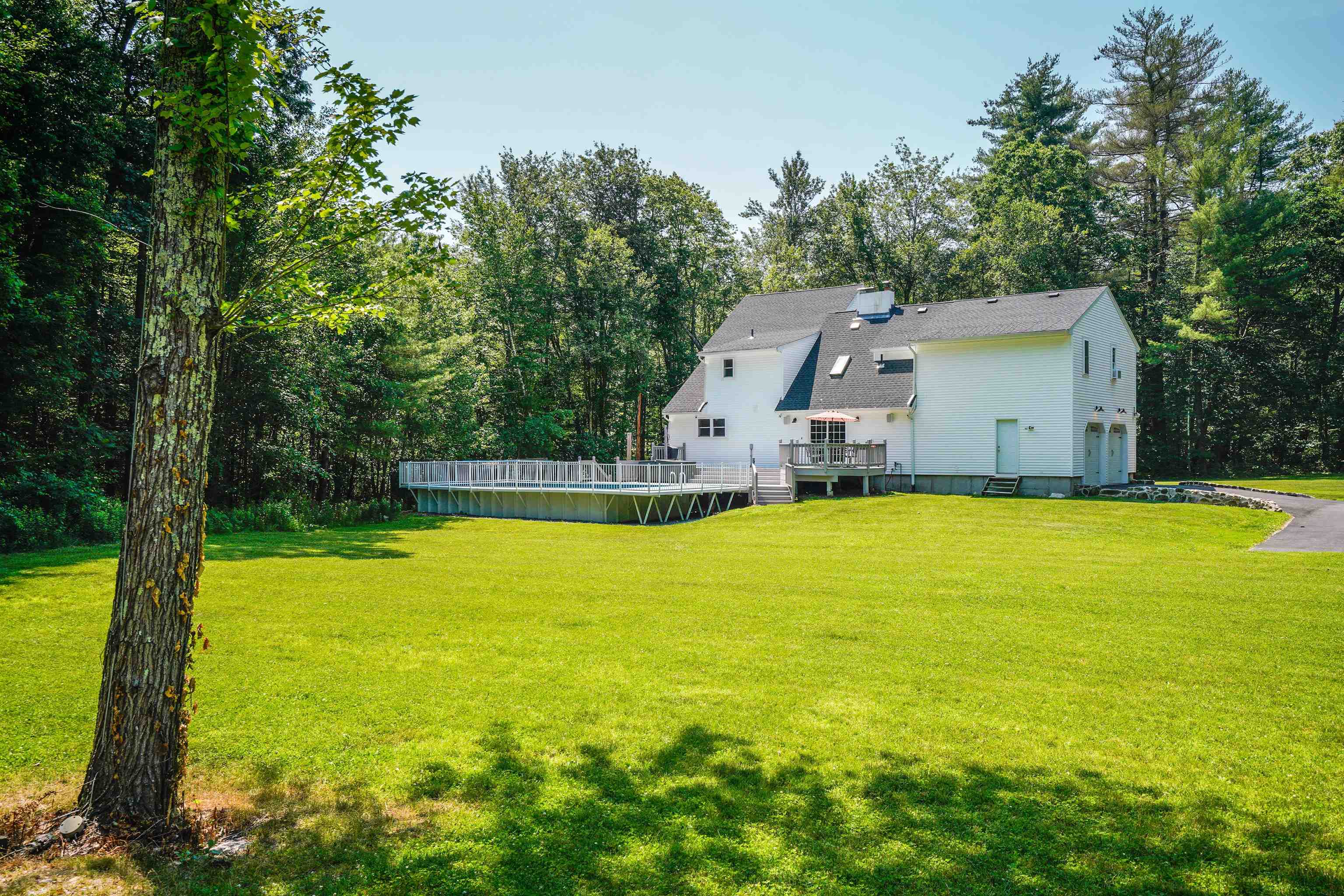 91 Hardy Road Bedford, NH 03110 - Photo 27 of 39