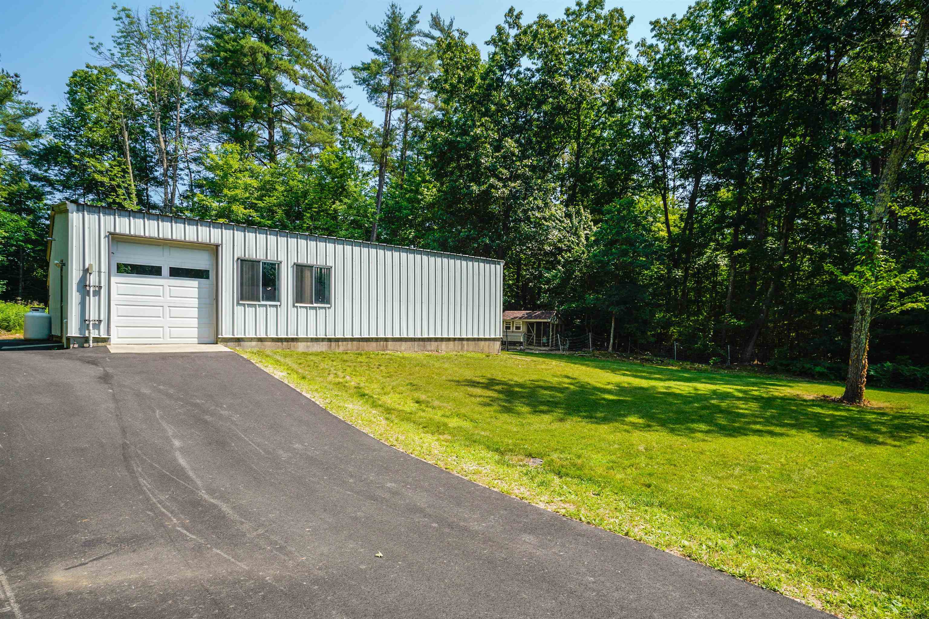 91 Hardy Road Bedford, NH 03110 - Photo 28 of 39