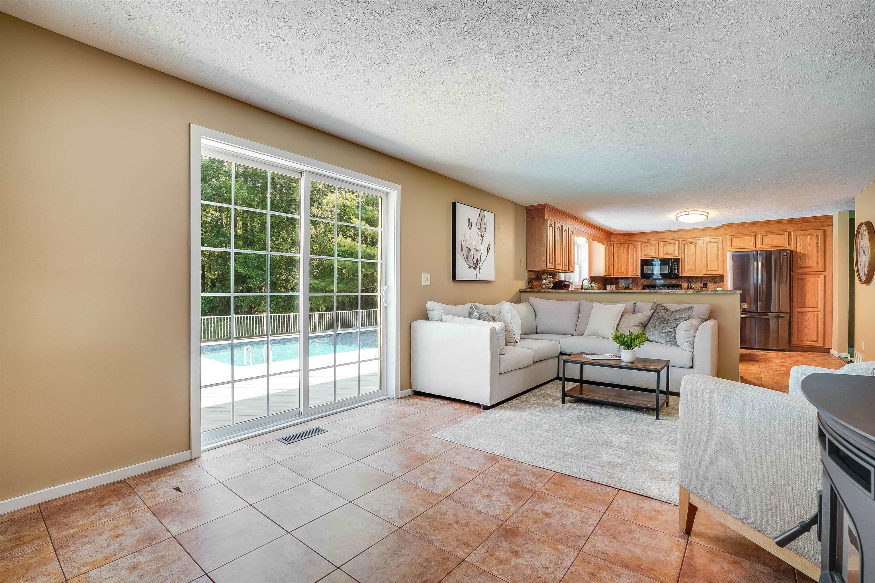 91 Hardy Road Bedford, NH 03110 - Photo 9 of 39