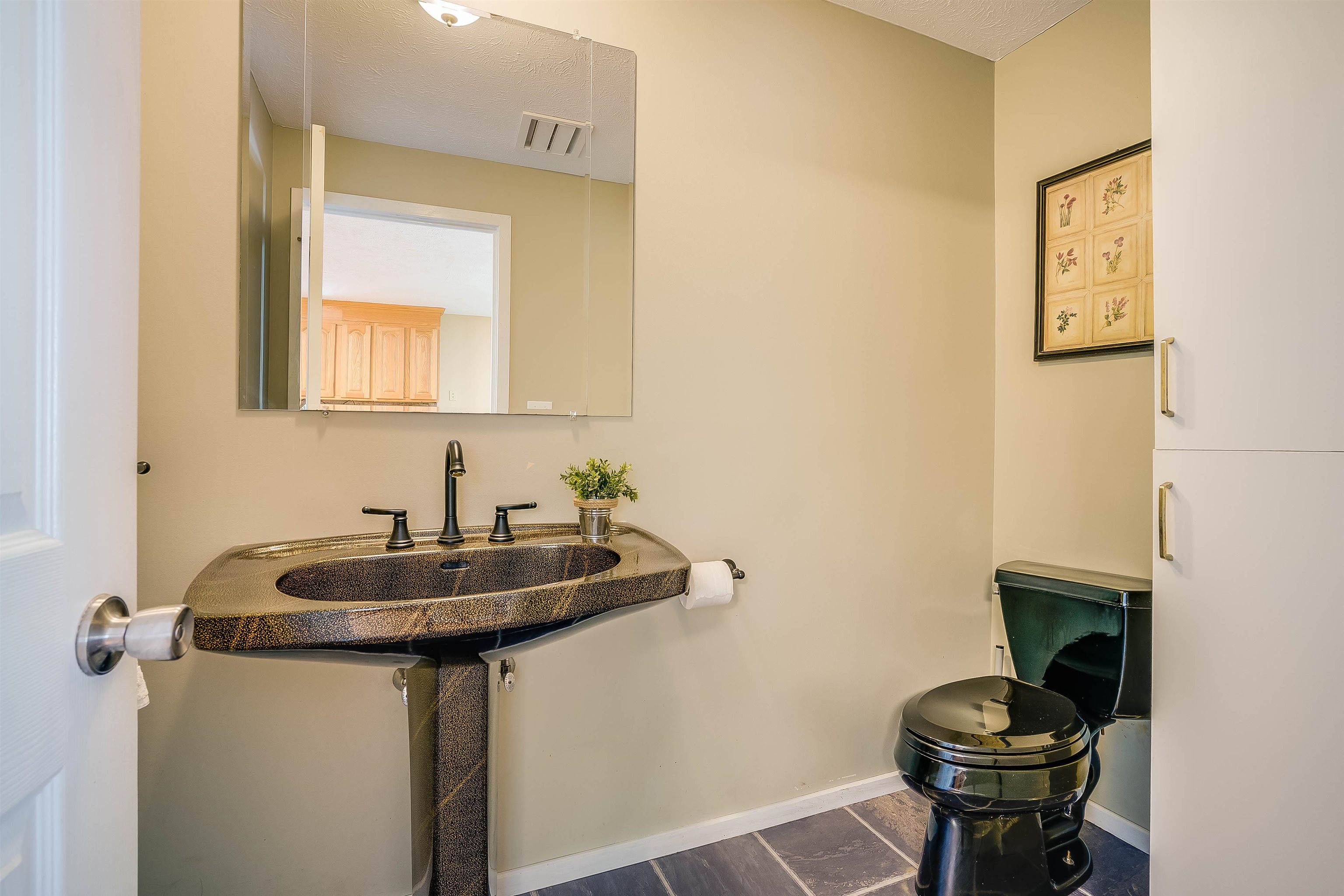 91 Hardy Road Bedford, NH 03110 - Photo 10 of 39