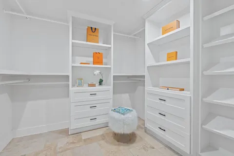 $1,549,000 | 1325 Likeness Road, Spicewood, TX 78669