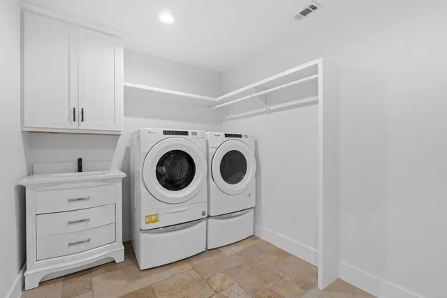 $1,549,000 | 1325 Likeness Road, Spicewood, TX 78669