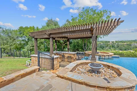 $1,549,000 | 1325 Likeness Road, Spicewood, TX 78669