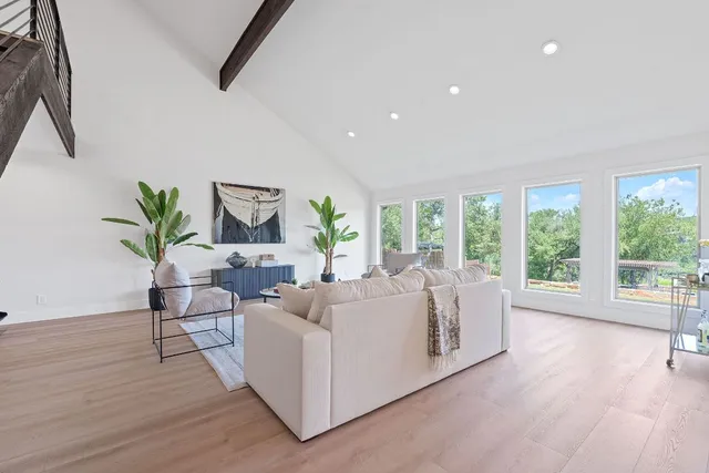 $1,549,000 | 1325 Likeness Road, Spicewood, TX 78669