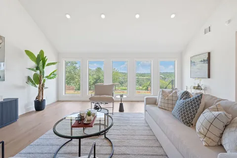 $1,549,000 | 1325 Likeness Road, Spicewood, TX 78669