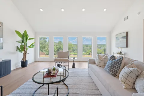 $1,549,000 | 1325 Likeness Road, Spicewood, TX 78669