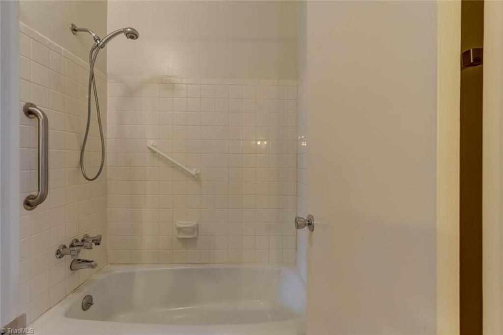 2902 St Marks Road Southwest, Unit D Winston-Salem, NC 27103 - Photo 14 of 23 Shower