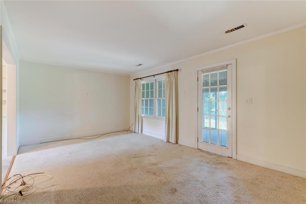 2902 St Marks Road Southwest, Unit D Winston-Salem, NC 27103 - Photo 3 of 23 Living Room