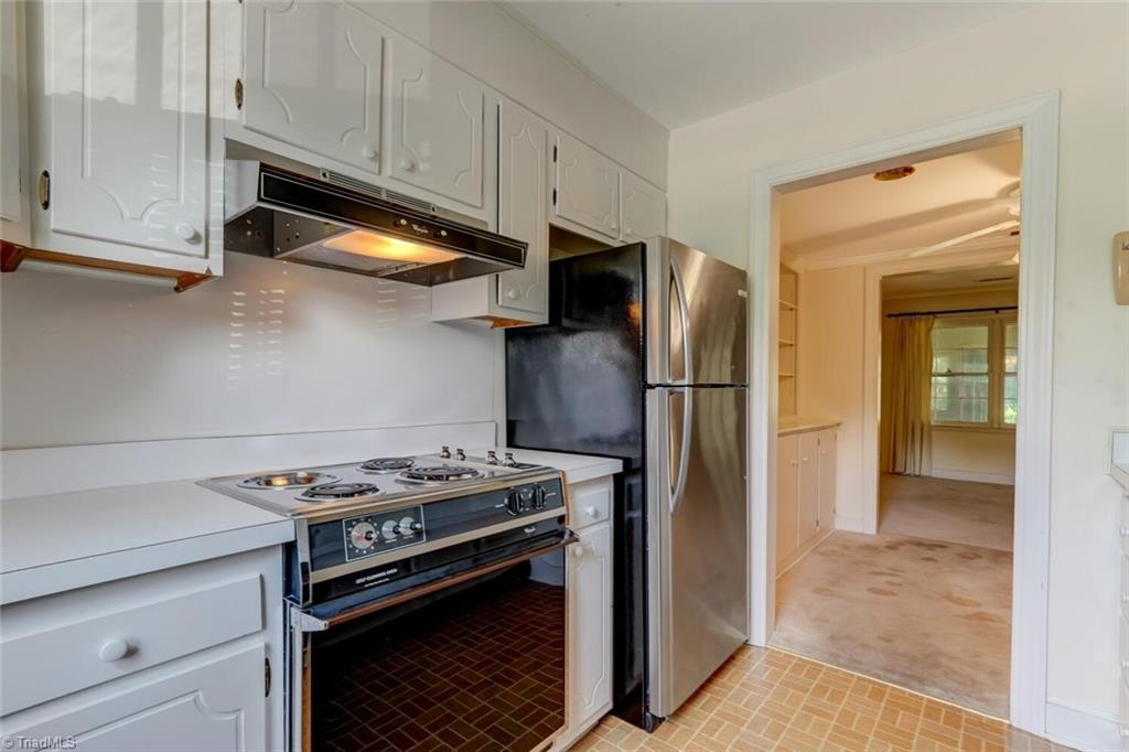 2902 St Marks Road Southwest, Unit D Winston-Salem, NC 27103 - Photo 6 of 23 Kitchen