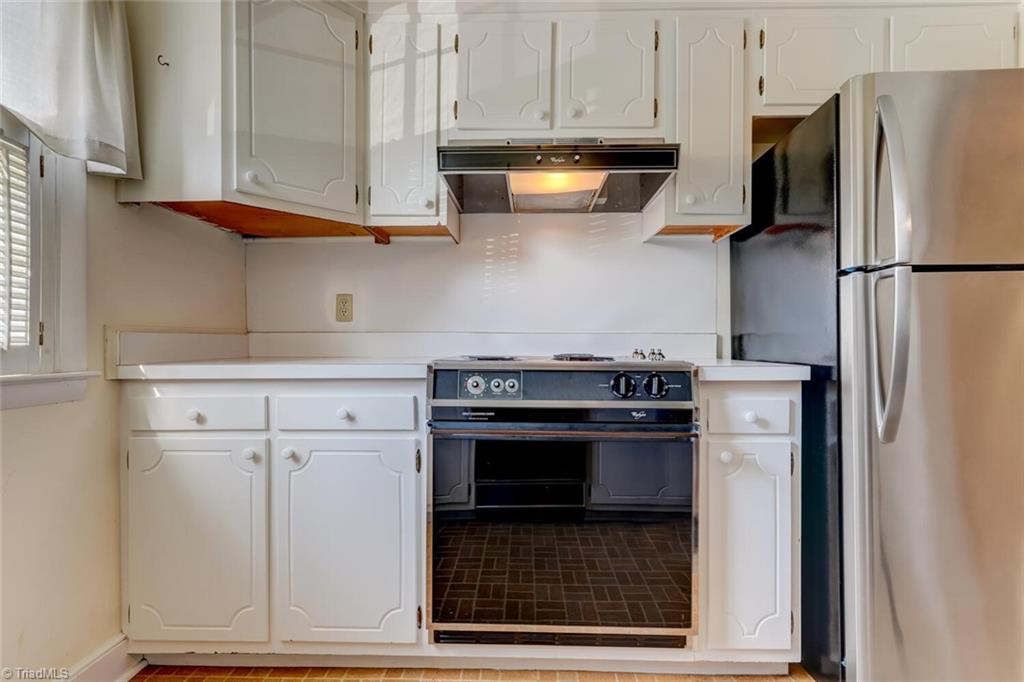 2902 St Marks Road Southwest, Unit D Winston-Salem, NC 27103 - Photo 7 of 23 Kitchen