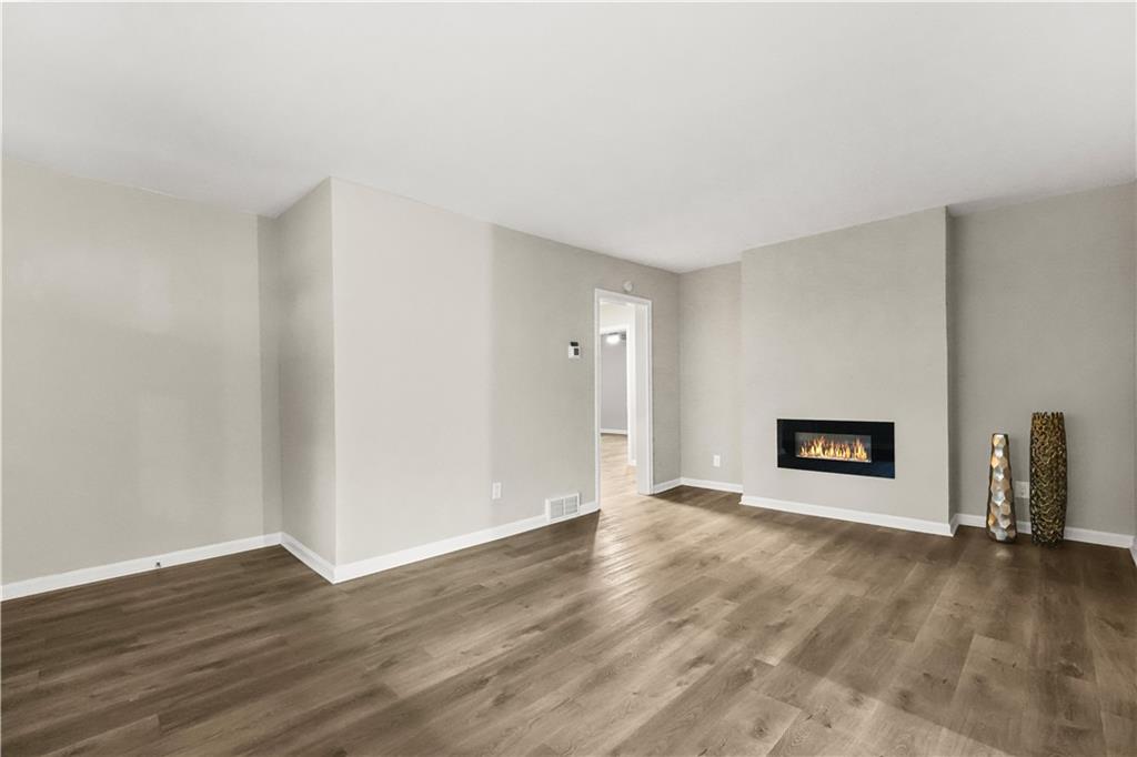 819 Blossom Street Southwest Atlanta, GA 30310 - Photo 12 of 77