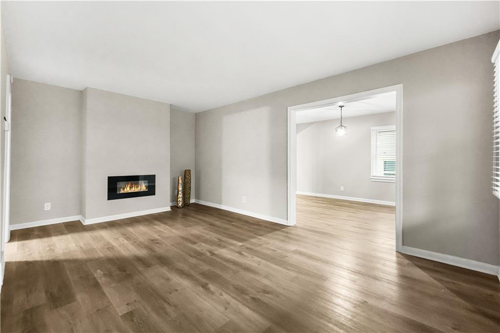 819 Blossom Street Southwest Atlanta, GA 30310 - Photo 3 of 77