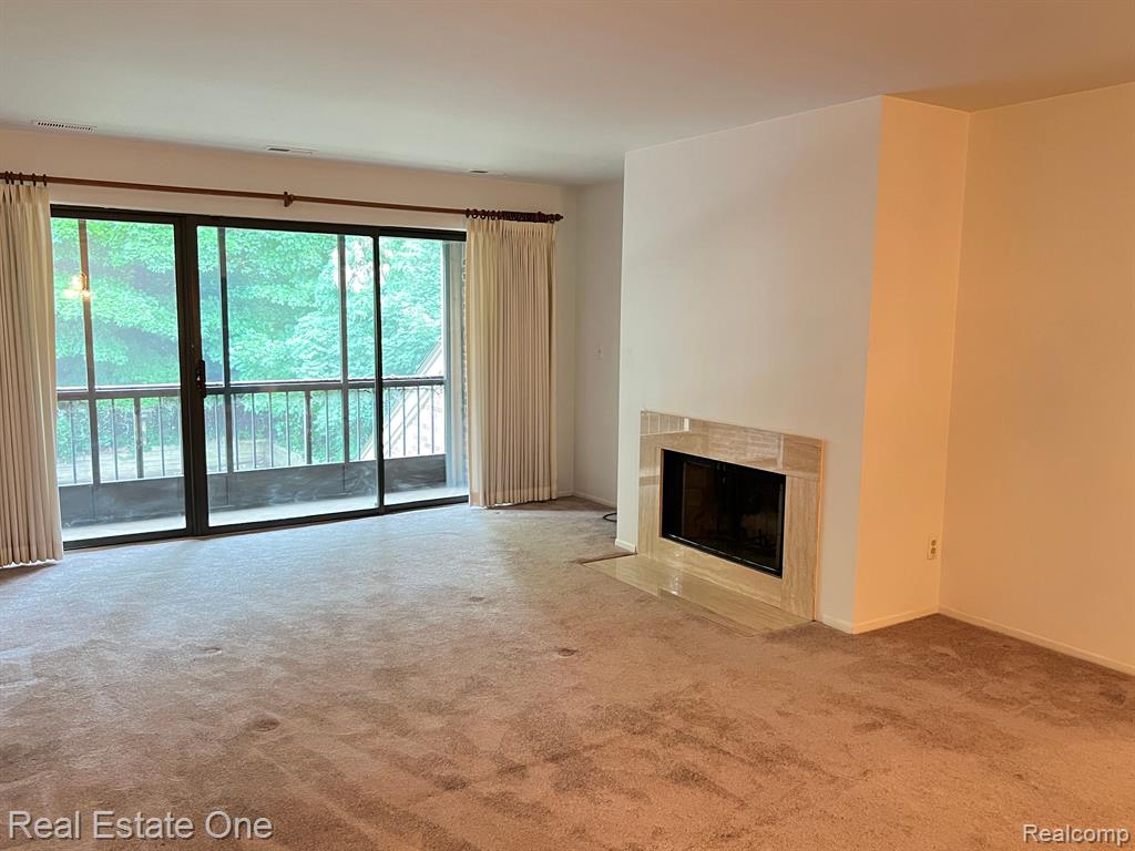 29575 Pine Ridge Circle, Unit 20 Farmington Hills, MI 48331 - Photo 4 of 26