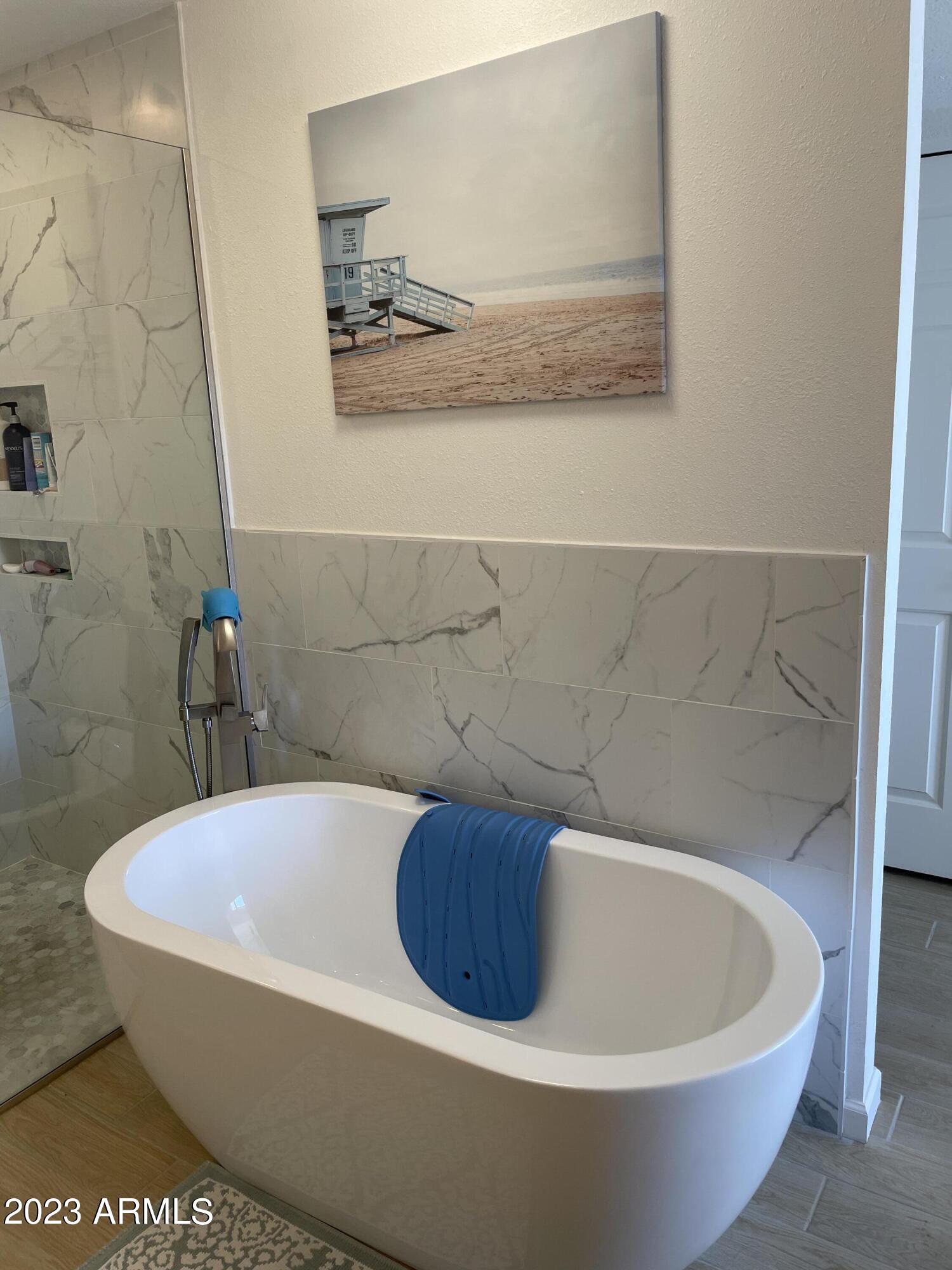 7760 East Gainey Ranch Road, Unit 27 Scottsdale, AZ 85258 - Photo 24 of 34 master free standing tub
