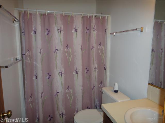 491 James High Point High Point, NC 27265 - Photo 14 of 16 Bath.
