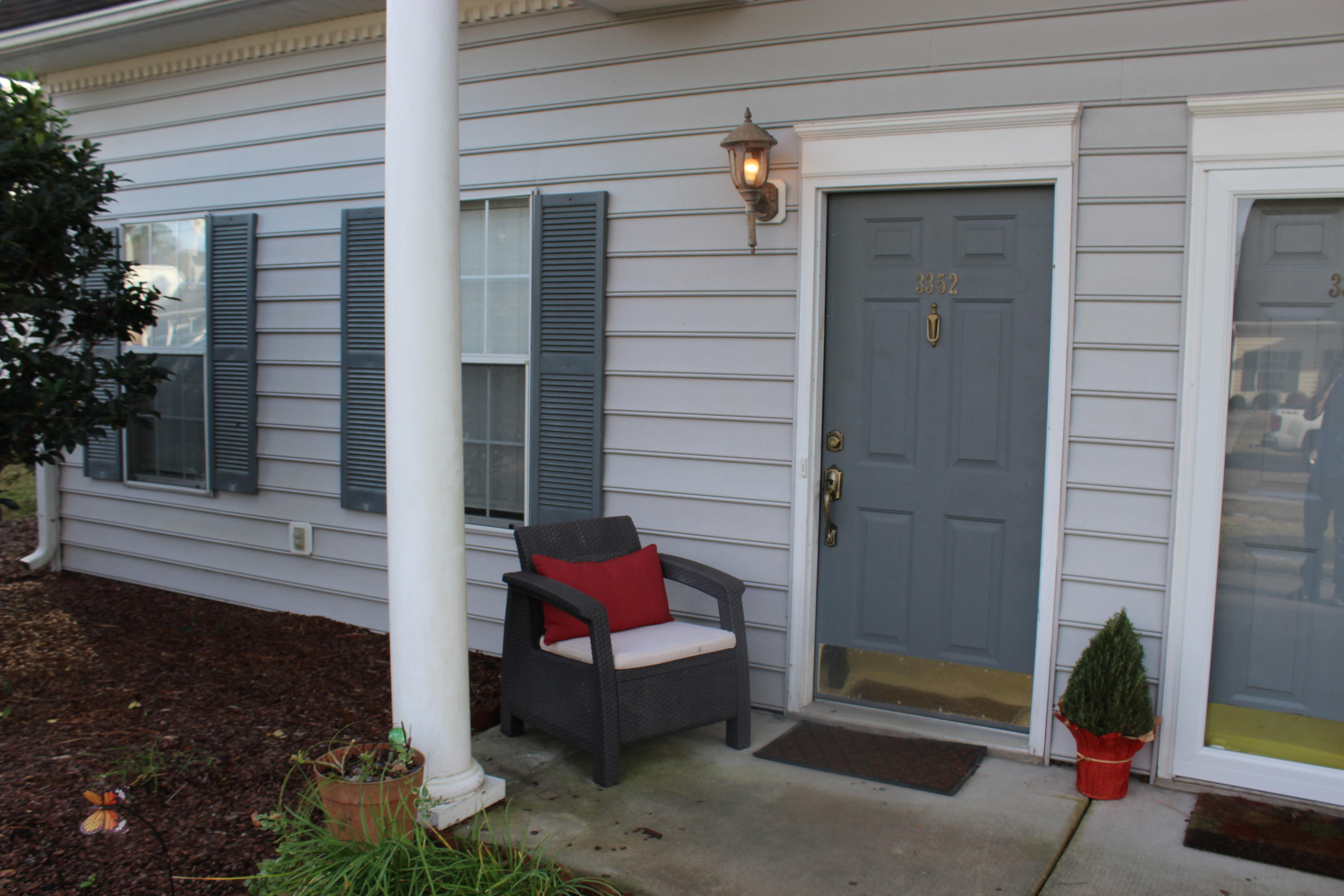 3352 Queensgate Way Mount Pleasant, SC 29466 - Photo 2 of 25 IMG_3299