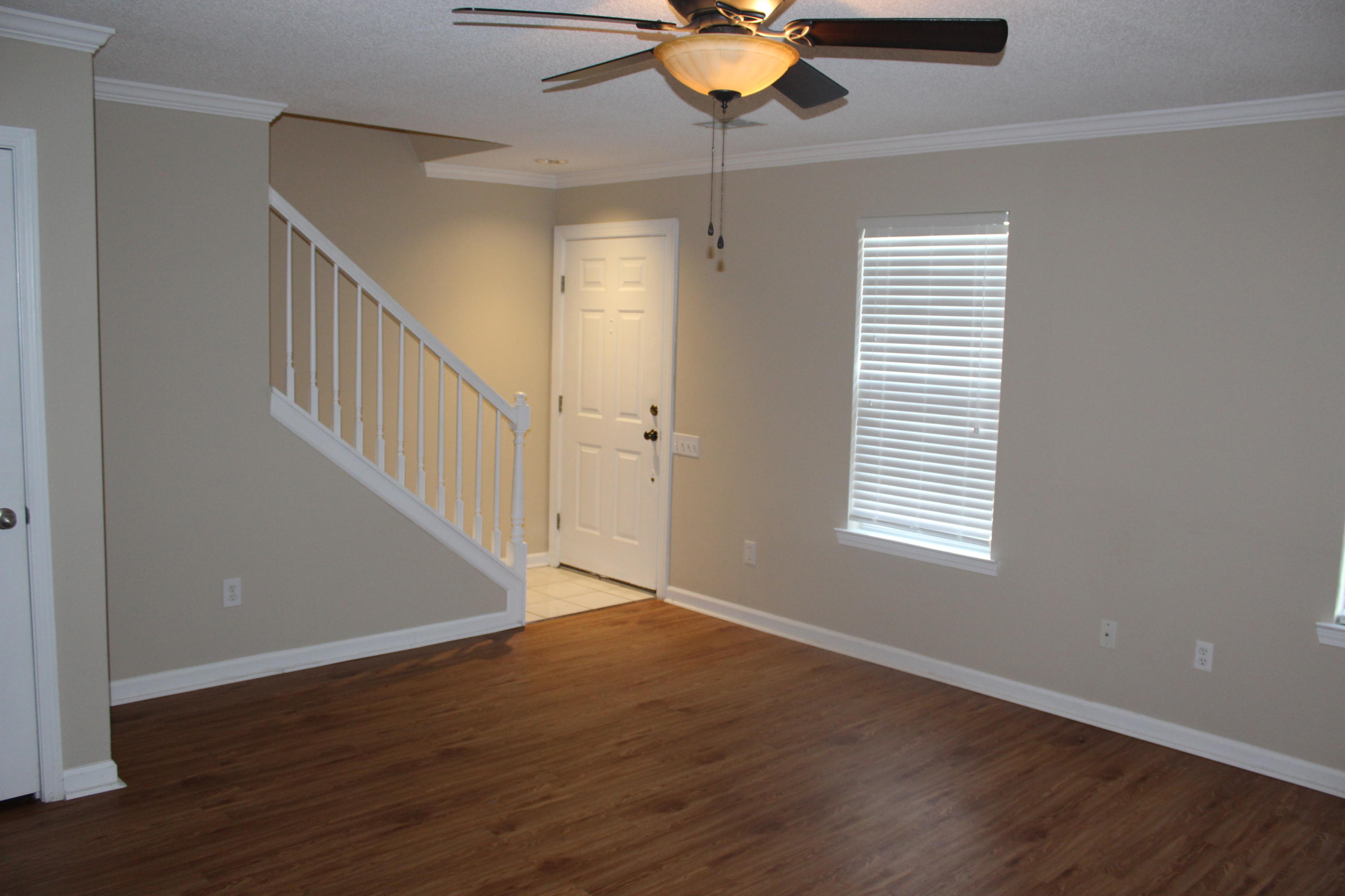 3352 Queensgate Way Mount Pleasant, SC 29466 - Photo 5 of 25 IMG_3318