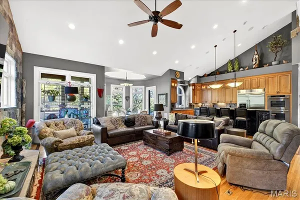 $3,500,000 | 10600 Country View Drive, Creve Coeur, MO 63141