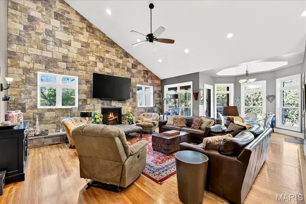 $3,500,000 | 10600 Country View Drive, Creve Coeur, MO 63141