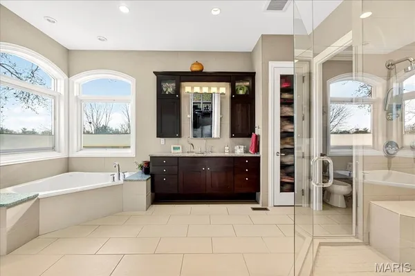 $3,500,000 | 10600 Country View Drive, Creve Coeur, MO 63141