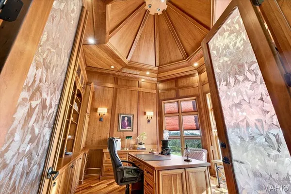 $3,500,000 | 10600 Country View Drive, Creve Coeur, MO 63141