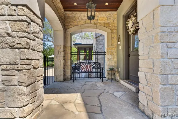 $3,500,000 | 10600 Country View Drive, Creve Coeur, MO 63141