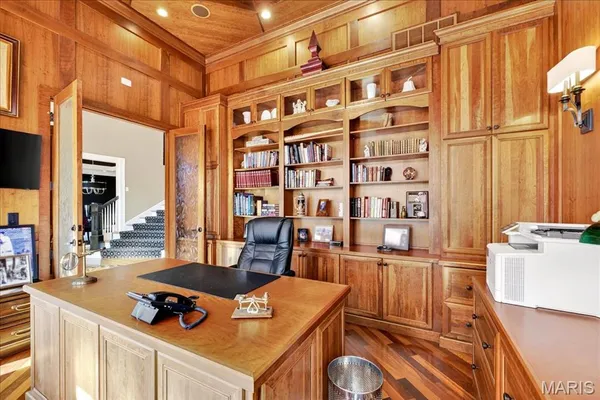 $3,500,000 | 10600 Country View Drive, Creve Coeur, MO 63141