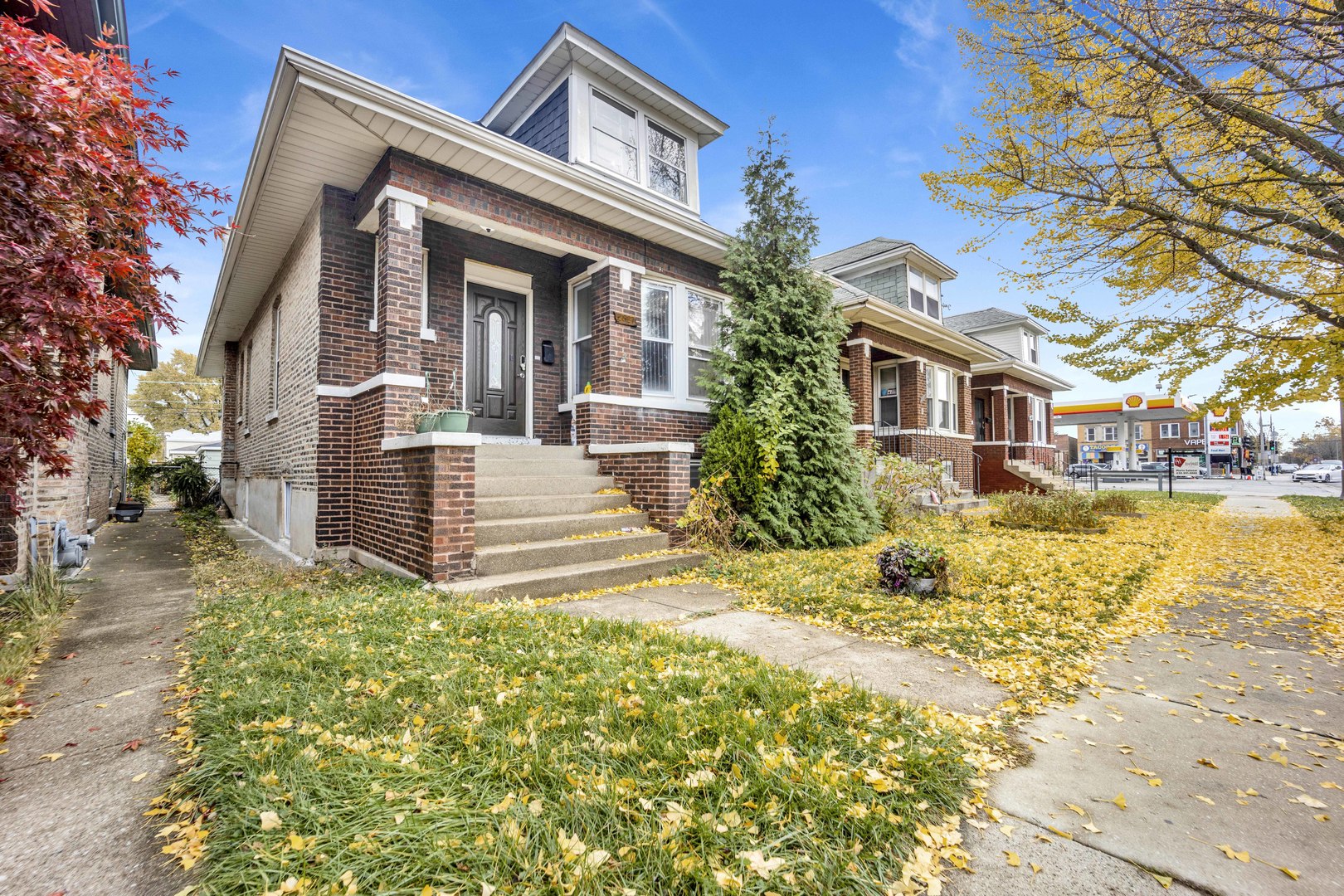 2527 Ridgeland Avenue Berwyn, IL 60402 - Photo 1 of 23 Gallery Image 1