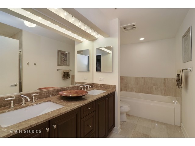740 West Fulton Street, Unit 701 Chicago, IL 60661 - Photo 12 of 20