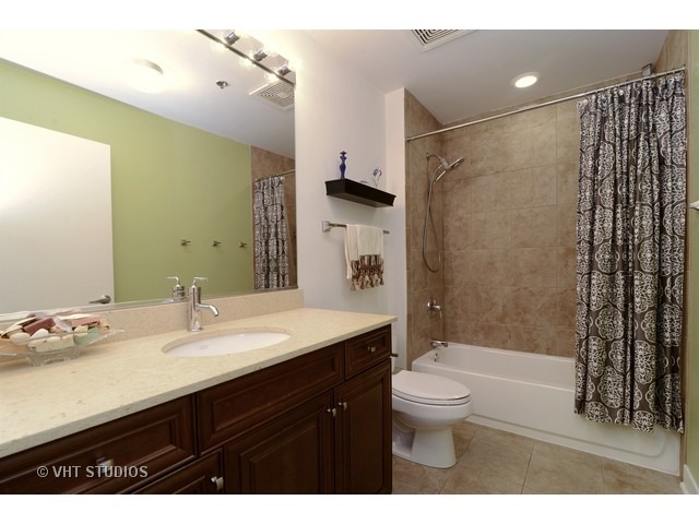 740 West Fulton Street, Unit 701 Chicago, IL 60661 - Photo 14 of 20