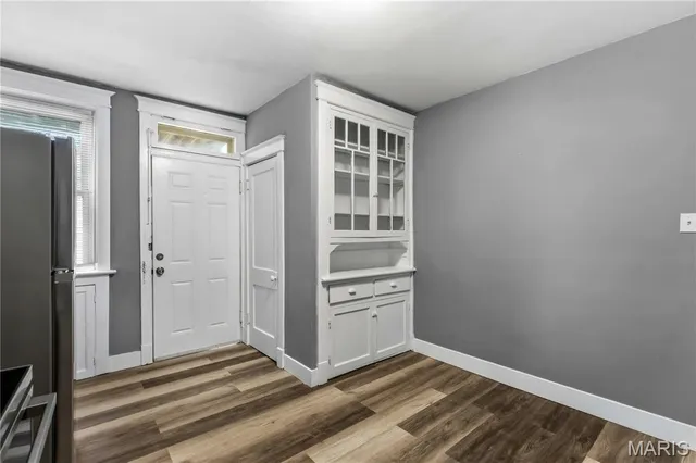 $920 | 4234 Dewey Avenue, Unit 2S, St. Louis, MO 63116