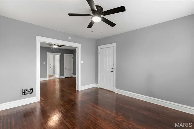 $920 | 4234 Dewey Avenue, Unit 2S, St. Louis, MO 63116