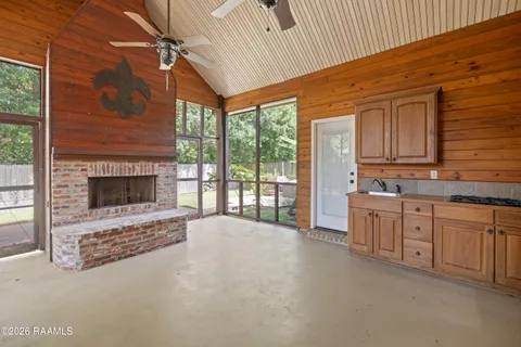 $545,000 | 104 La Villa Circle, Youngsville, LA 70592