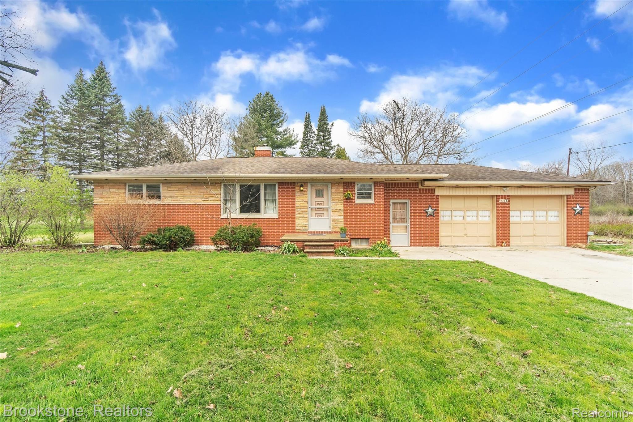 7125 Neff Road Mount Morris, MI 48458 - Photo 3 of 37 03-7125-Neff-Rd-WindowStill-Real-Estate-Photography-3.jpg