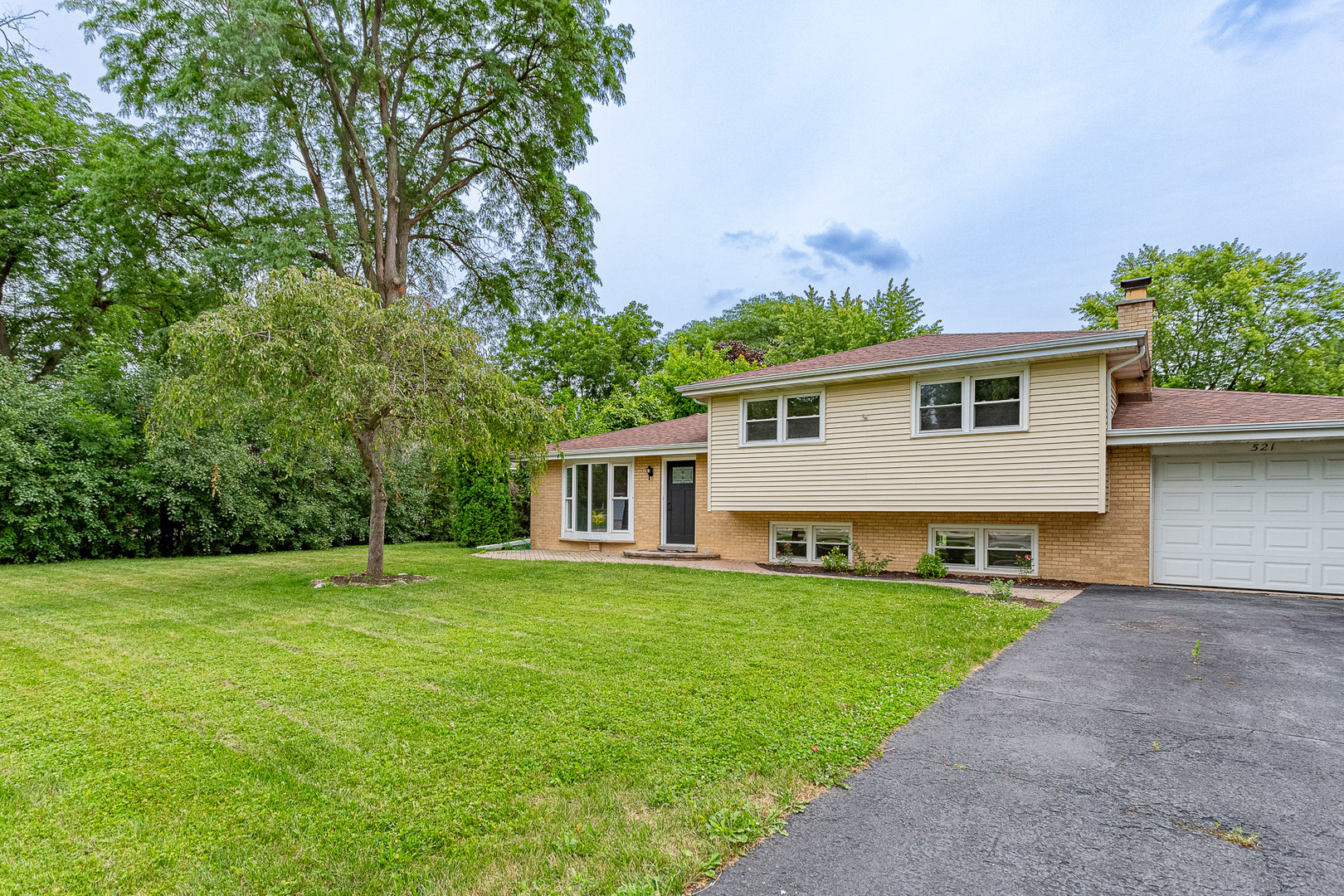 521 Ridge Avenue Elk Grove Village, IL 60007 - Photo 1 of 19 Gallery Image 1