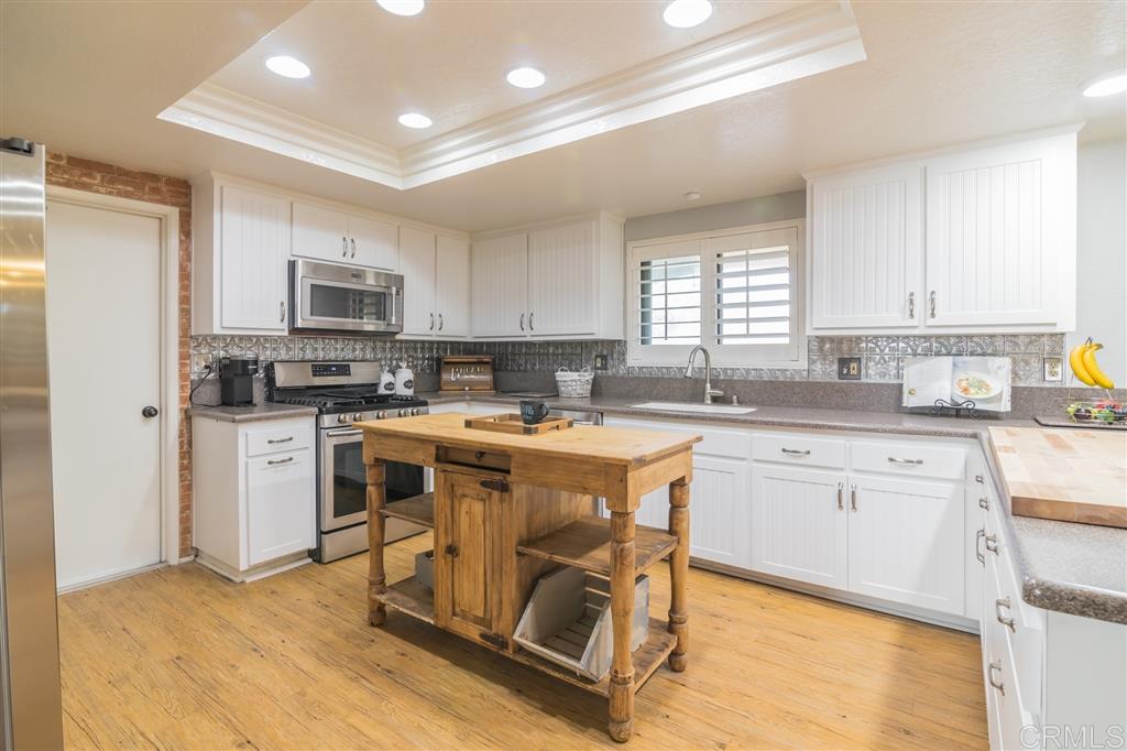 5841 Jeffries Ranch Road Oceanside, CA 92057 - Photo 5 of 25