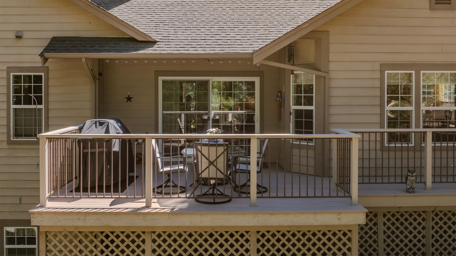 16111 Pioneer Creek Road Pioneer, CA 95666 - Photo 26 of 59 a view of a balcony with a potted plant