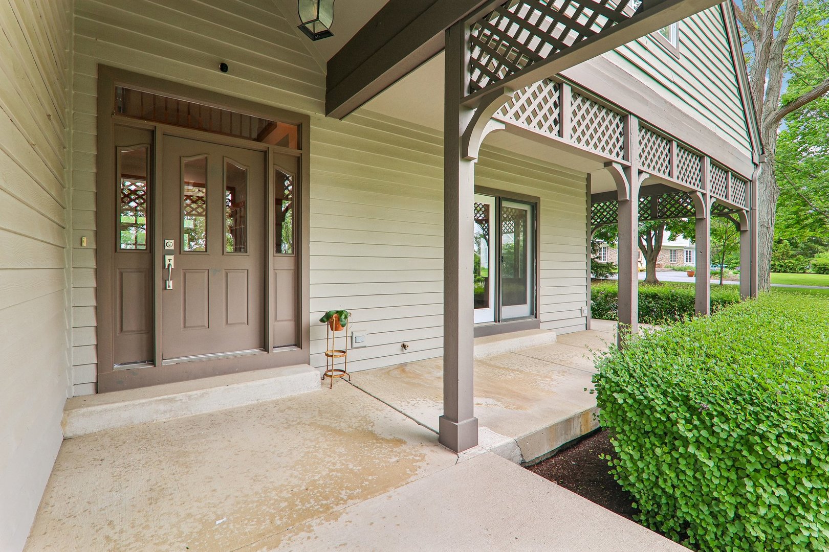 2212 Crystal Way Crystal Lake, IL 60012 - Photo 3 of 51