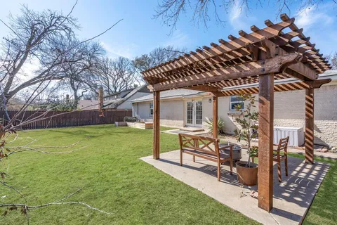 $385,000 | 2890 Meadow Port Drive, Farmers Branch, TX 75234