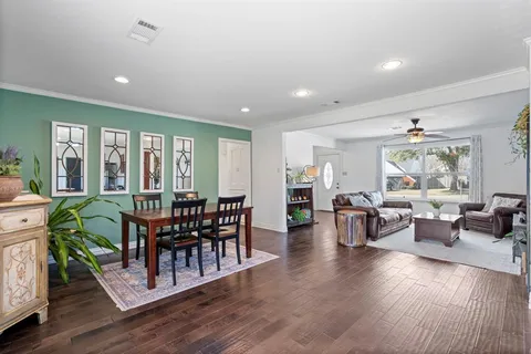 $385,000 | 2890 Meadow Port Drive, Farmers Branch, TX 75234