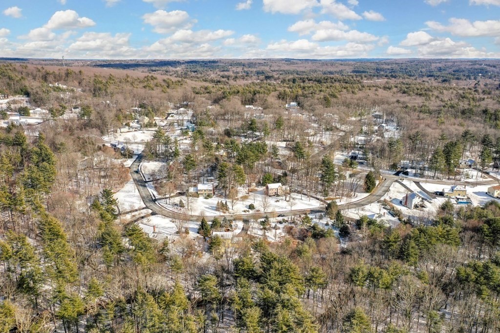 13 Jonathans Way Upton, MA 01568 - Photo 32 of 36 a view of a city